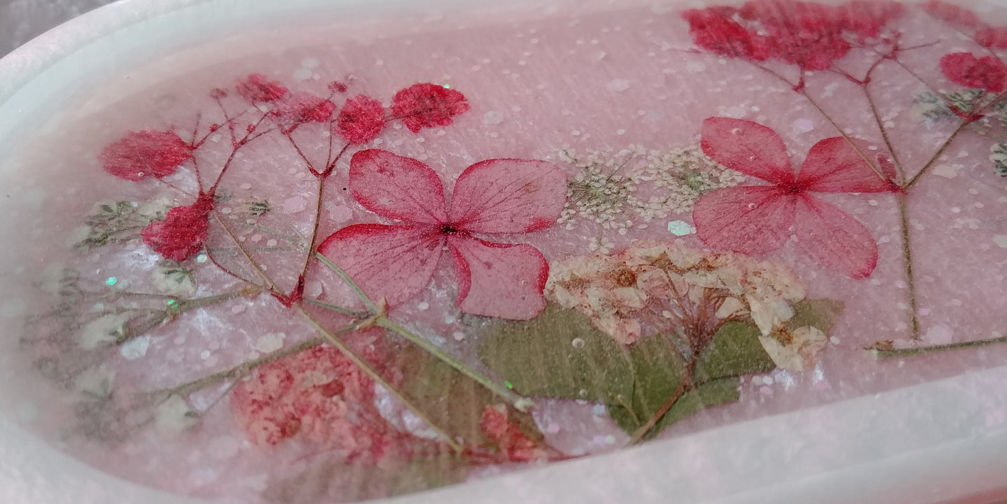 Pressed flower oval resin tray